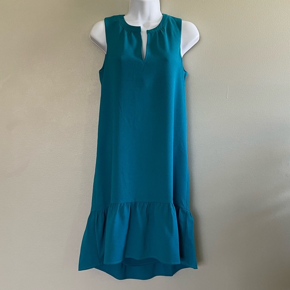 Charles Henry Drop Waist Ruffle Hem Sleeveless Shift Dress in Mediterranean NWT - Picture 2 of 5